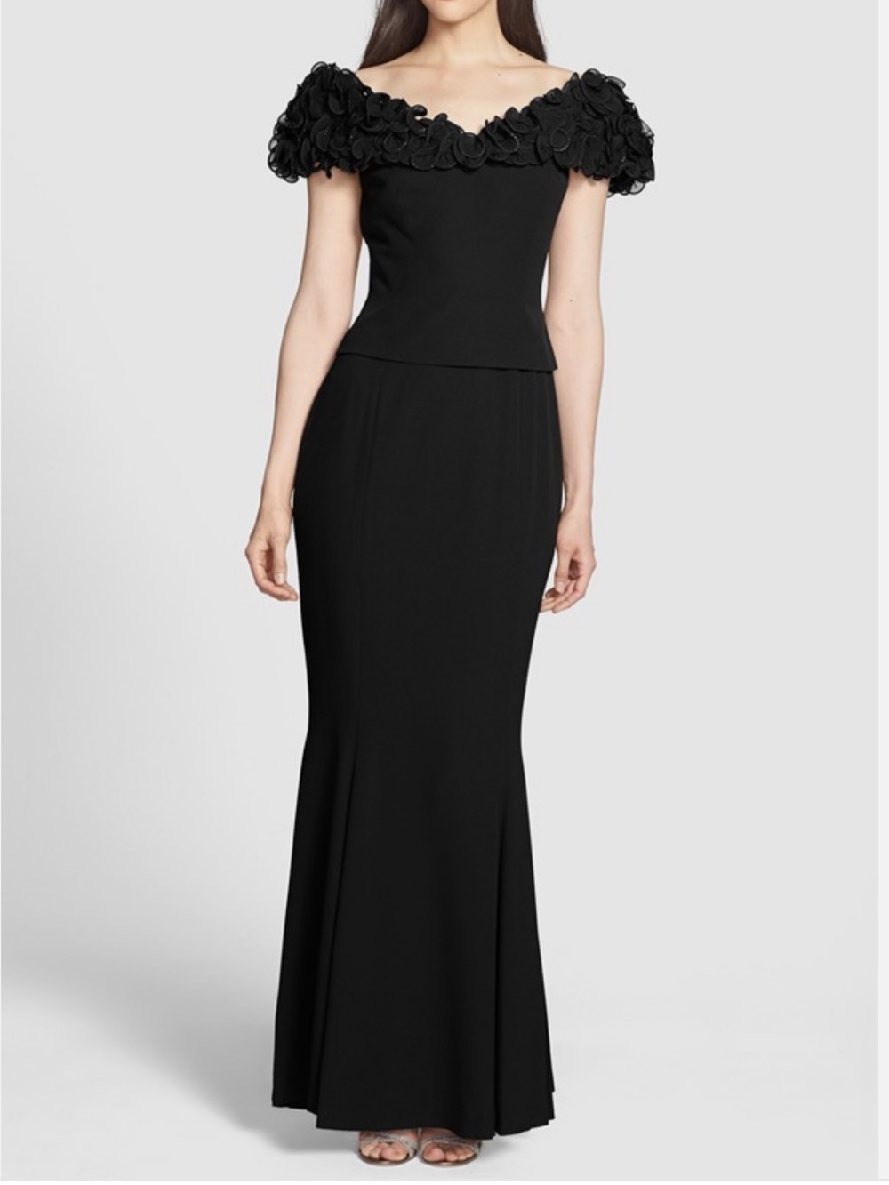DAYMOR Petite COUTURE Black Ruffle Neckline Flared Gown DRESS SIZE 8